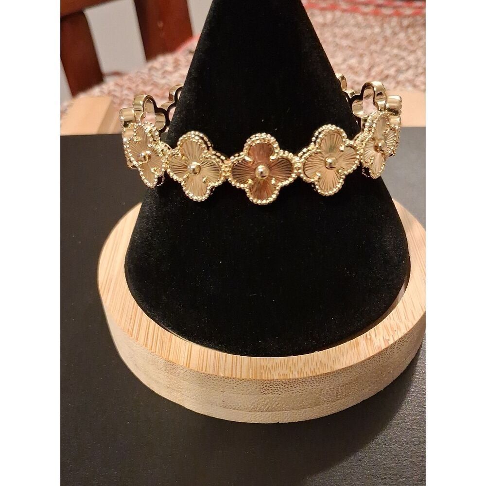 18k GP Clover Bangle New In Box